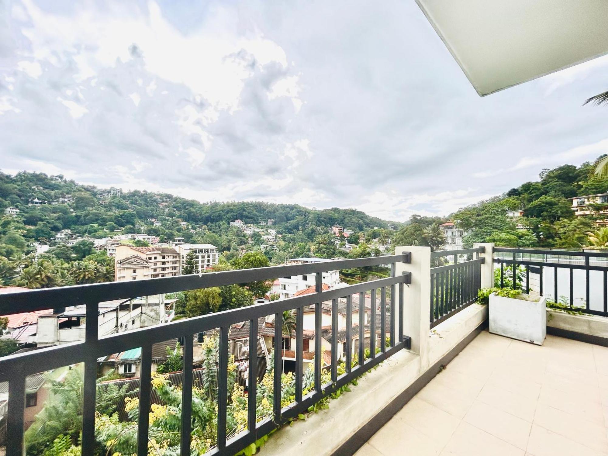The Terrace Kandy Exteriör bild